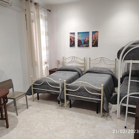 Residenza La Casa Di Pierino Lägenhet Bari Exteriör bild